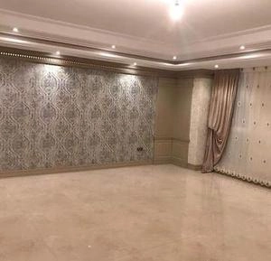کاغذ دیواری پرنقش دررنگ های مختلف