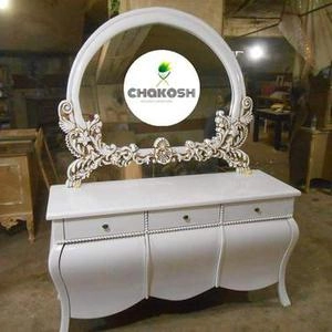 کنسول زیبای زمرد رنگ خاص کرم استخوانی چرک