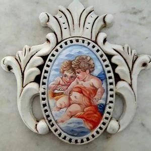 نقاشی روی نگین گچبری