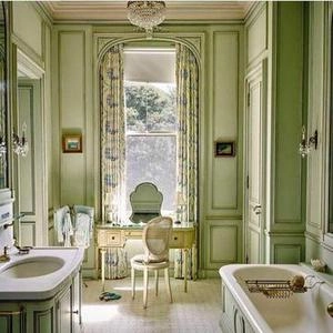 حمام قدیمی به سبک کلاسیک