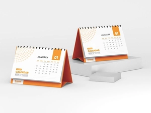 موکاپ تقویم رو میز مثلث