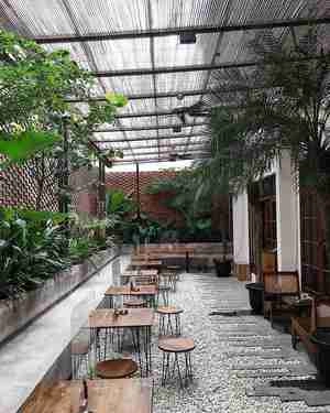 طراحی کافه رستوران رو باز با سقف کشی