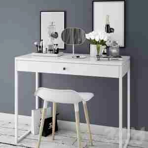 میز آرایش و صندلی ساده مینیمال Dressing table with decoration