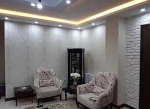 اجرای کاغذ دیواری ودکوراسیون بارنگ روشن