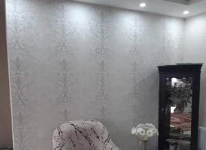 اجرای کاغذ دیواری ودکوراسیون بارنگ روشن