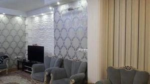 کاغذ دیواری بارنگ های سفید وتوسی روشن
