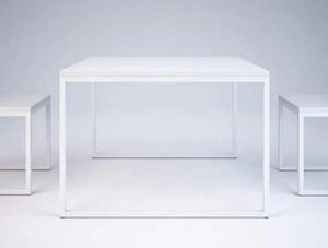 میز صندلی ساده فلزی