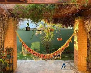 تخت تابی محوطه