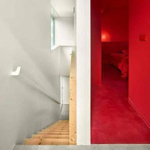 نمای سیآه و اتاق های با رنک سیر