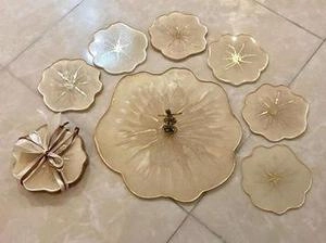 میوه خوری و بشقابهاش