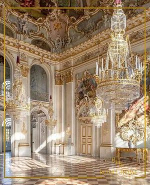 دیوارهای طلایی سفید قصر و سردرب داخلی
