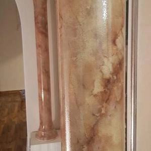 اجرا پتینه ستون با تم سنگ رگه های رنگی
