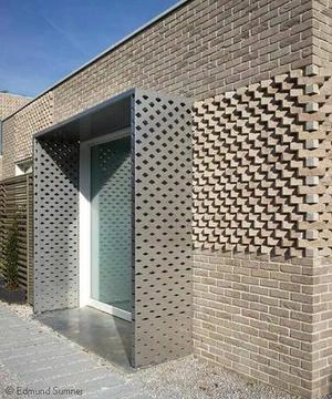 دیوار ورودی آجری