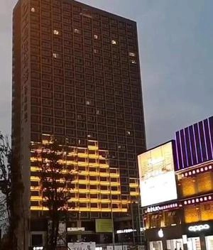 نورپردازی جالب نمای برج