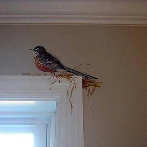 نقاشی پرنده روی درب