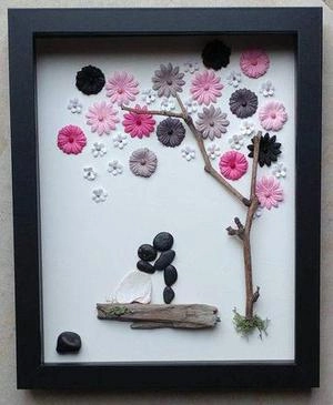 دو عاشق زیر درخت زیبا