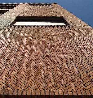 عکس معماری از دیوار آجری