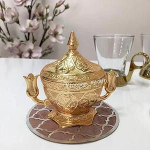 فنجان های دسته نگین دار