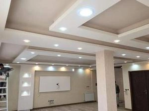 اجرای دکوراسیون باسقف کناف ودیواروکاغذ دیواری