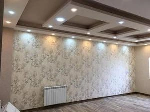 اجرای دکوراسیون باسقف کناف ودیواروکاغذ دیواری
