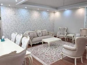 کاغذ دیواری ودکوراسیون بارنگ روشن بااجرسفید