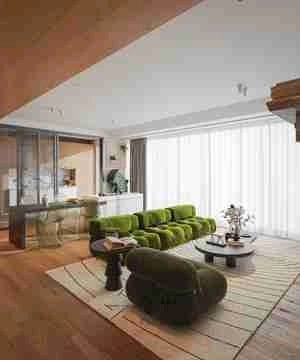 طراحی داخلی نشیمن و آشپزخانه با ترکیب رنگ سبز و چوب برای اسکچاپ