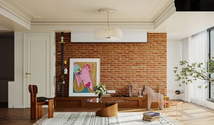 طراحی دکوراسیون با آجر قرمز و مبل مشکی