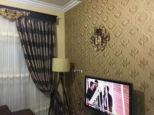 کاغذ دیواری پرنقش دررنگ های مختلف