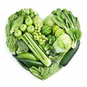 میوه و سبزیجات به شکل قلب چیده شده