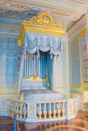 اتاق خواب کاخ سلطنتی ابی با طلایی