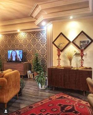 اجرای کاغذ دیواری وپارکت
