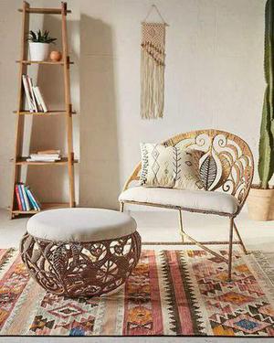 طراحی بسیار خاص و زیبای عسلی و صندلی راحتی