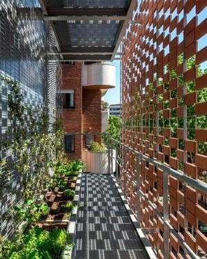 نمای آجری بالکن